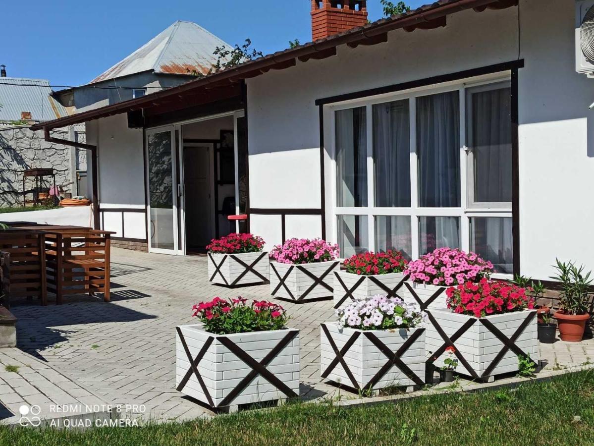 Экодом Hotell Bilhorod-Dnistrovsʼkyy Exteriör bild
