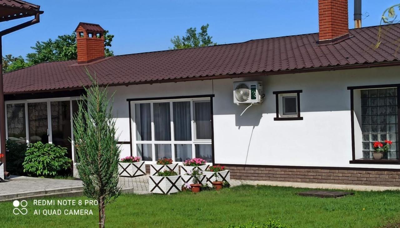 Экодом Hotell Bilhorod-Dnistrovsʼkyy Exteriör bild