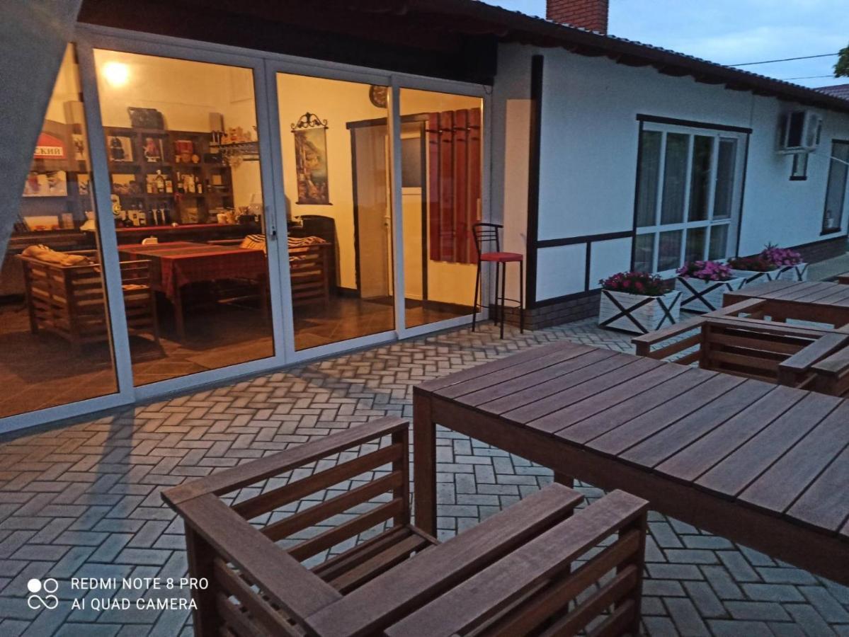 Экодом Hotell Bilhorod-Dnistrovsʼkyy Exteriör bild